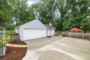 123 Beverly Pl, Greensboro, NC 27403 - Photo 42