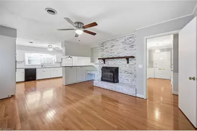 2911 Cornwallis Drive W, Greensboro, NC 27408 - Photo 14
