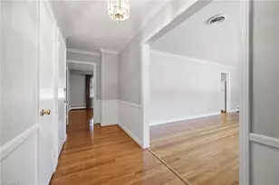 2911 Cornwallis Dr W, Greensboro, NC 27408 - Photo 6
