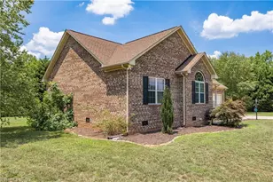 514 Honeysuckle Ridge, Asheboro, NC 27205 - Photo 2