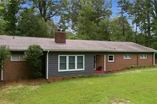 138 Circle Dr, Thomasville, NC 27360 - Photo 4