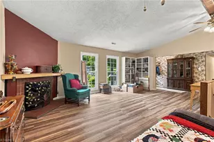 15 Windcrush Ct, Greensboro, NC 27455 - Photo 6