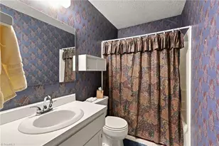 15 Windcrush Ct, Greensboro, NC 27455 - Photo 18