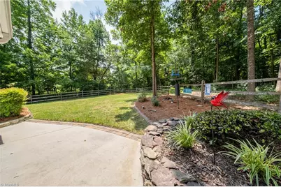 4001 Briarwood Avenue, High Point, NC 27265 - Photo 38