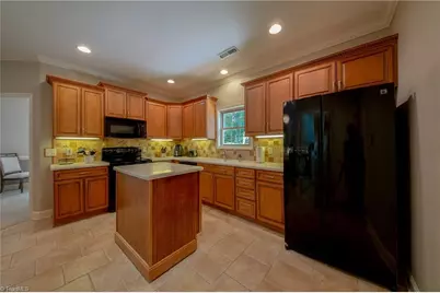 4001 Briarwood Avenue, High Point, NC 27265 - Photo 10