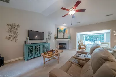 4001 Briarwood Avenue, High Point, NC 27265 - Photo 8