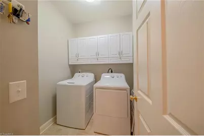 4001 Briarwood Avenue, High Point, NC 27265 - Photo 14