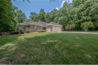 4001 Briarwood Avenue, High Point, NC 27265 - Photo 46