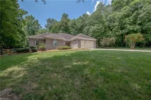 4001 Briarwood Ave, High Point, NC 27265 - Photo 46