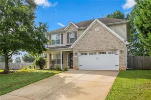 116 W View Dr, Burlington, NC 27215 - Photo 1