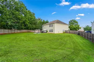 116 W View Dr, Burlington, NC 27215 - Photo 2