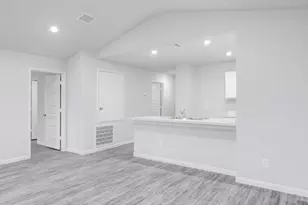 453 Regency Ln, Eden, NC 27288 - Photo 2
