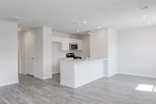 467 Regency Ln, Eden, NC 27288 - Photo 2