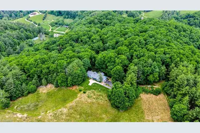 1142 Hartzog Ford Road W, West Jefferson, NC 28694 - Photo 2