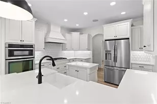 207 Pinnacle Dr, High Point, NC 27265 - Photo 14