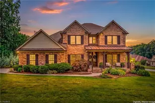 207 Pinnacle Dr, High Point, NC 27265 - Photo 2
