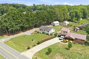 1042 Third St, Mebane, NC 27302 - Photo 4