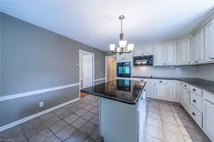 1320 Abingdon Way, Winston-Salem, NC 27106 - Photo 22