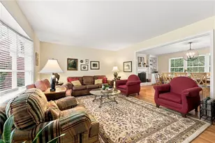4301 Oakcliffe Rd, Greensboro, NC 27406 - Photo 8