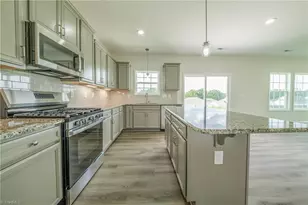 3707 Contimental Sq, Kernersville, NC 27284 - Photo 12