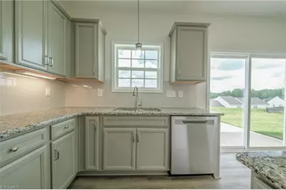 3707 Contimental Square, Kernersville, NC 27284 - Photo 14