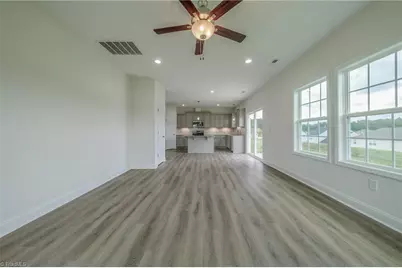 3707 Contimental Square, Kernersville, NC 27284 - Photo 18