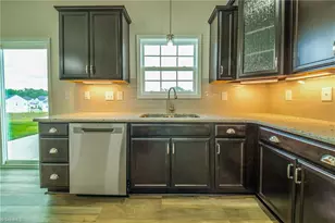 3713 Contimental Sq, Kernersville, NC 27284 - Photo 12