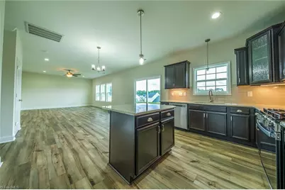 3713 Contimental Square, Kernersville, NC 27284 - Photo 10