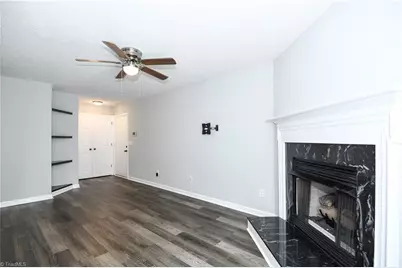 6704 W Friendly Avenue #4D, Greensboro, NC 27410 - Photo 8