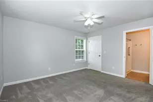 6704 W Friendly Ave, Greensboro, NC 27410 - Photo 22