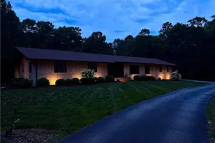 6955 Harlow Dr, High Point, NC 27263 - Photo 6