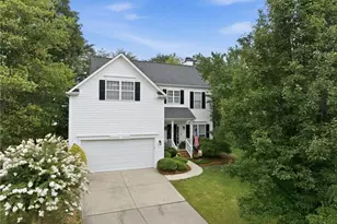 4020 Maid Marion Ct, Jamestown, NC 27282 - Photo 2
