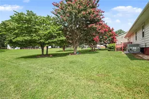 724 Lake Dr, Kernersville, NC 27284 - Photo 20