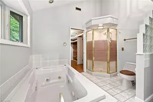 1310 Westridge Rd, Greensboro, NC 27410 - Photo 34