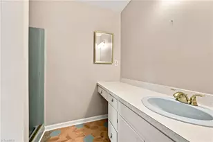 1310 Westridge Rd, Greensboro, NC 27410 - Photo 28