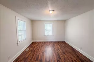 920 Elm St, Burlington, NC 27217 - Photo 4