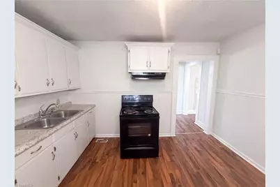 920 Elm Street, Burlington, NC 27217 - Photo 2