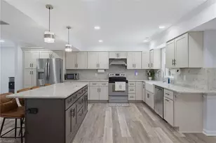 6013 Stone Bluff Dr, Clemmons, NC 27012 - Photo 10