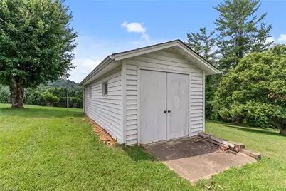 290 Riverview Drive, Sparta, NC 28675 - Photo 12