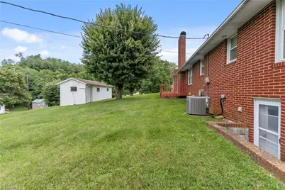 290 Riverview Drive, Sparta, NC 28675 - Photo 8