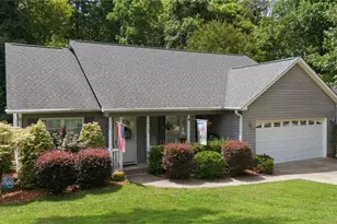 2109 Priya St, Thomasville, NC 27360 - Photo 2