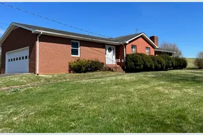 4445 E Pine Street, Mount Airy, NC 27030 - Photo 2