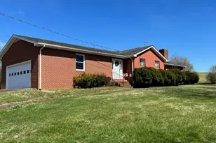 4445 E Pine St, Mount Airy, NC 27030 - Photo 2