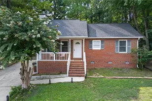 2305 Kingwood Ct, High Point, NC 27265 - Photo 2