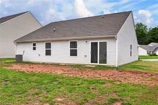 2112 Briar Run Dr, Greensboro, NC 27405 - Photo 30