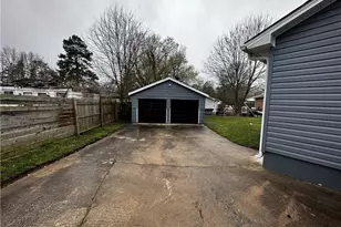 2003 Urban Dr, Greensboro, NC 27403 - Photo 16