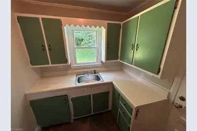 4403 Edgemore Road, Greensboro, NC 27455 - Photo 6