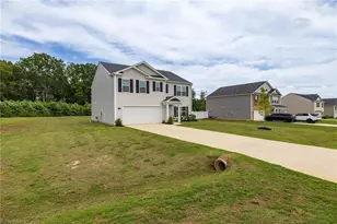174 Culloden Dr, Mocksville, NC 27028 - Photo 4