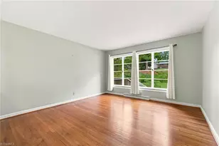 2905 Shamrock Dr, Greensboro, NC 27408 - Photo 8