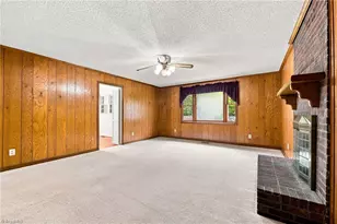2905 Shamrock Dr, Greensboro, NC 27408 - Photo 14